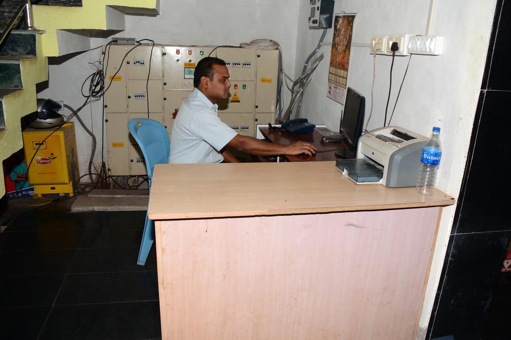 Hotel Nirmal Inn Bhubaneswar Zewnętrze zdjęcie