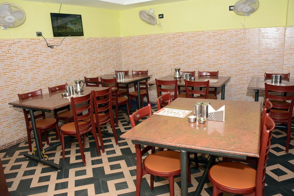 Hotel Nirmal Inn Bhubaneswar Zewnętrze zdjęcie