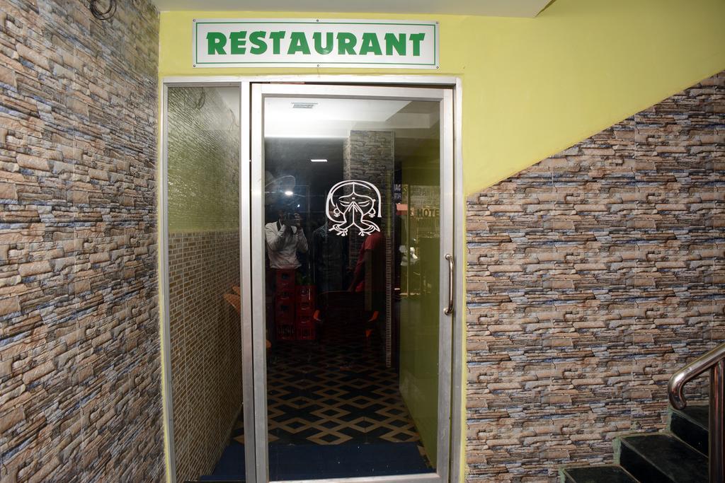 Hotel Nirmal Inn Bhubaneswar Pokój zdjęcie