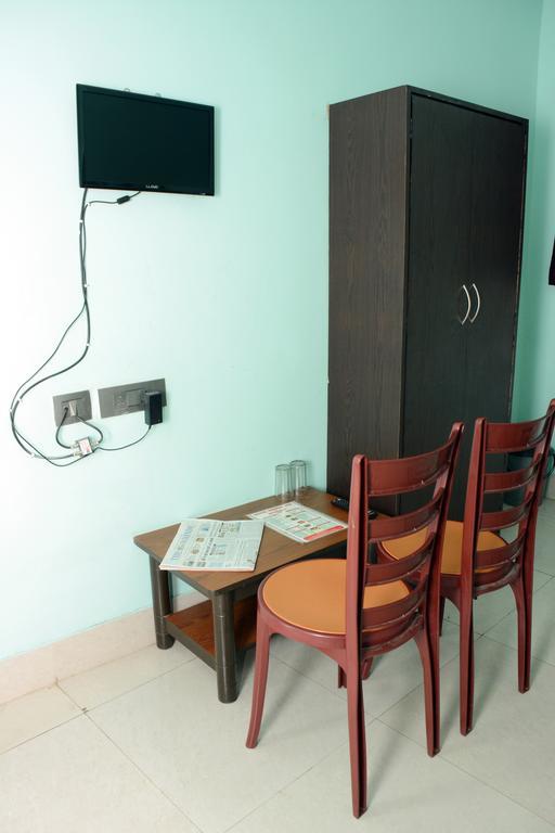 Hotel Nirmal Inn Bhubaneswar Pokój zdjęcie